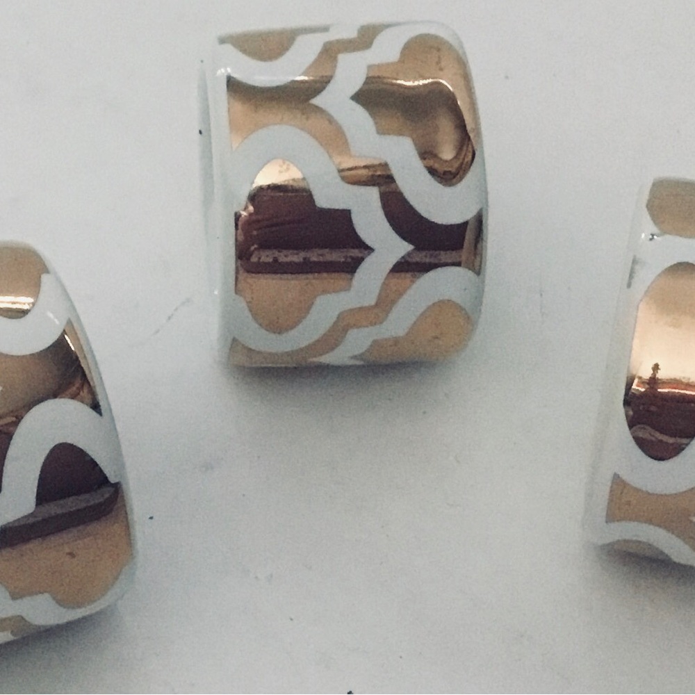 Gold and White Patterned napkin rings. Set of 3